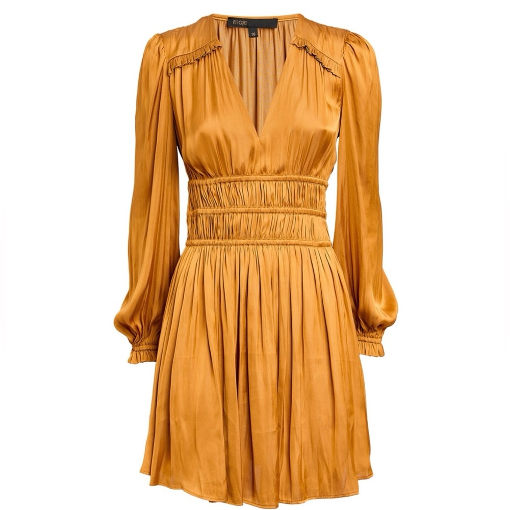 V-neck
Long sleeves, elasticized cuffs
Wide smocked waist
Flared skirt - Picture 2 of 5